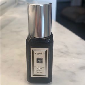 Jo Malone Velvet Rose & Oud cologne